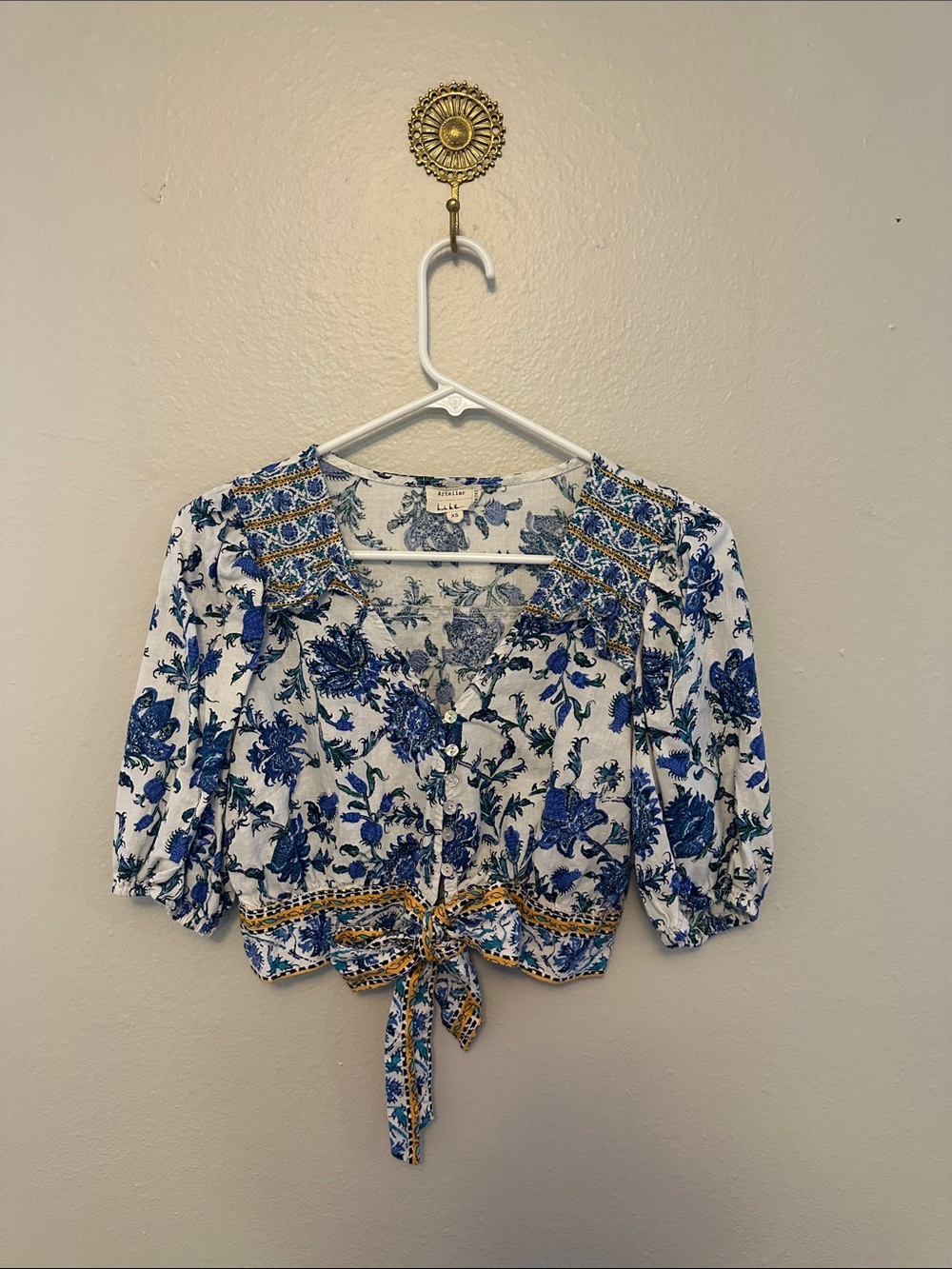 Nicole Miller White and Blue Floral Tie-Front Crop Top XS